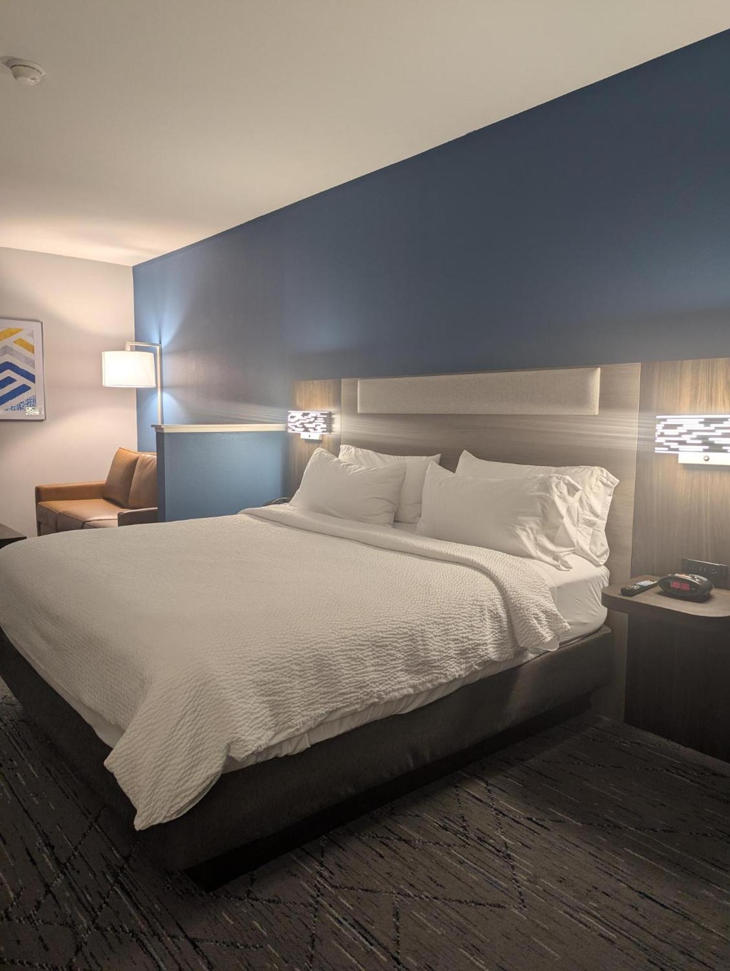 Hotel Express & By Ihg Loveland