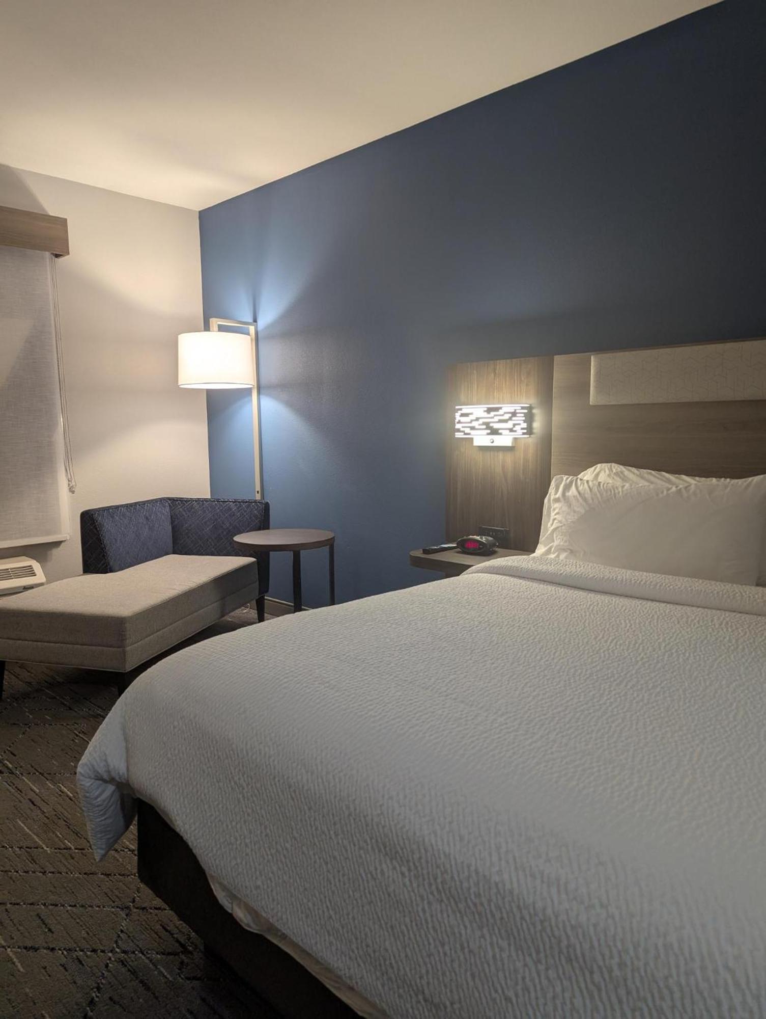 Express & By Ihg Hotel