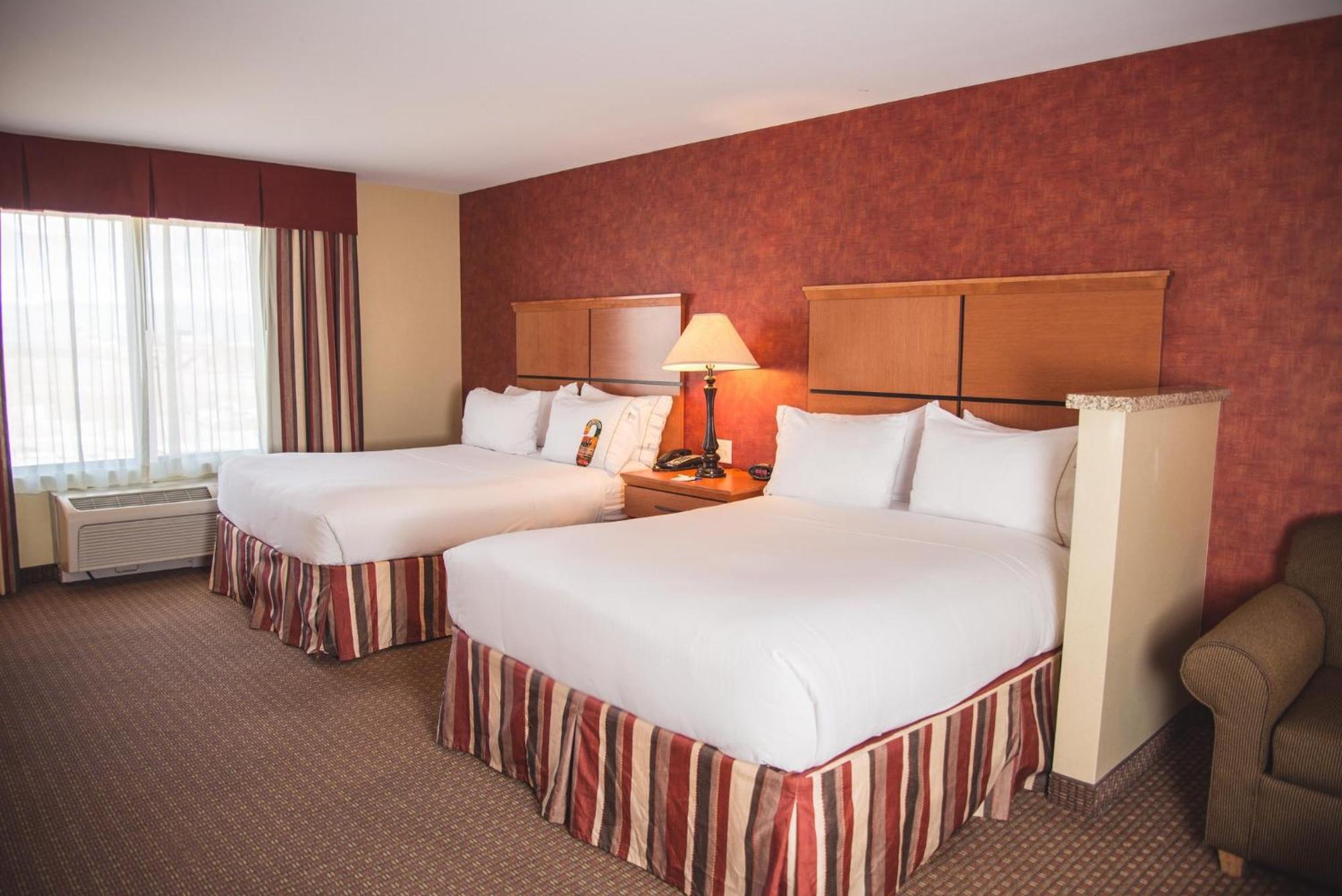 Express & By Ihg 2*