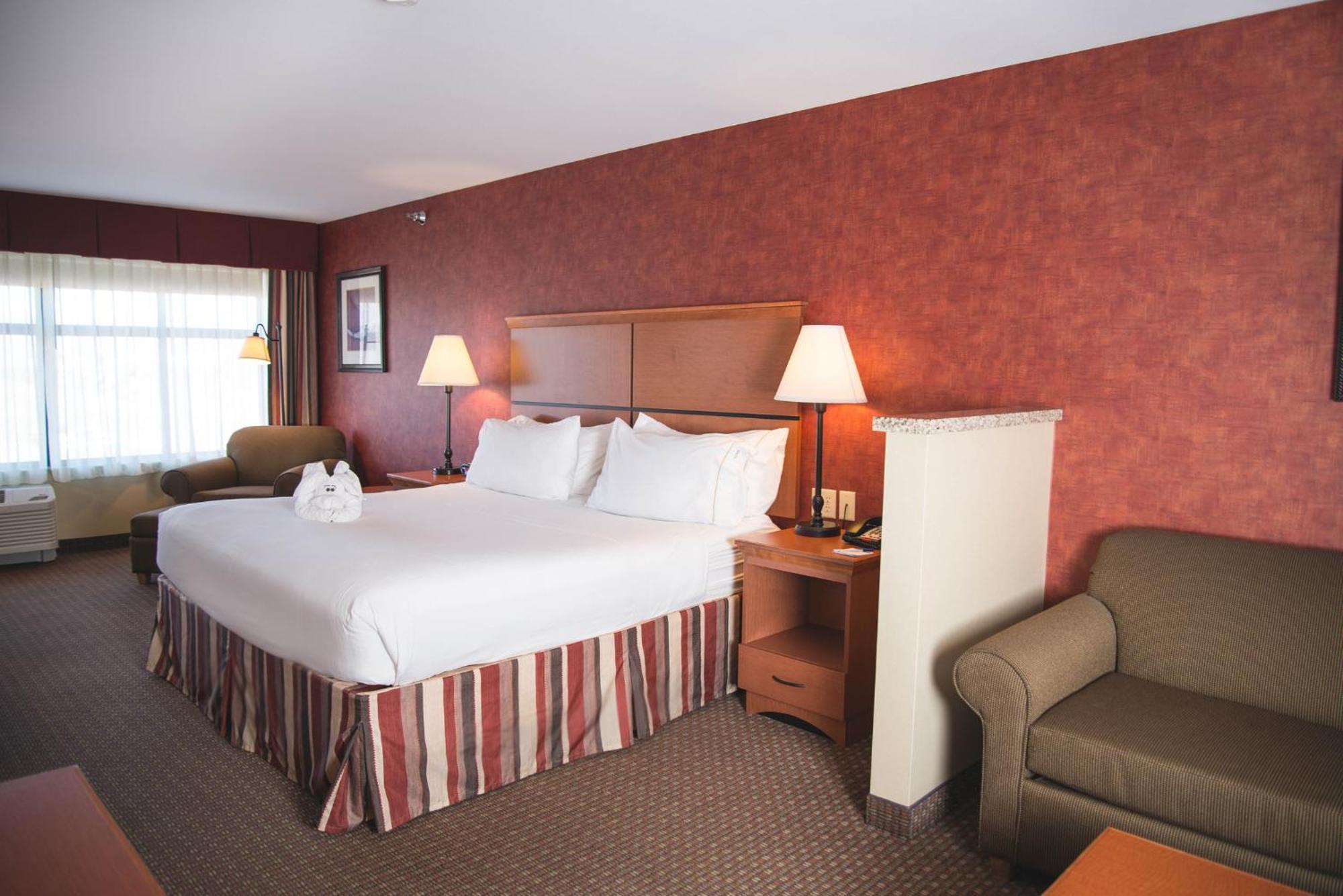 Express & By Ihg Hotel 2*