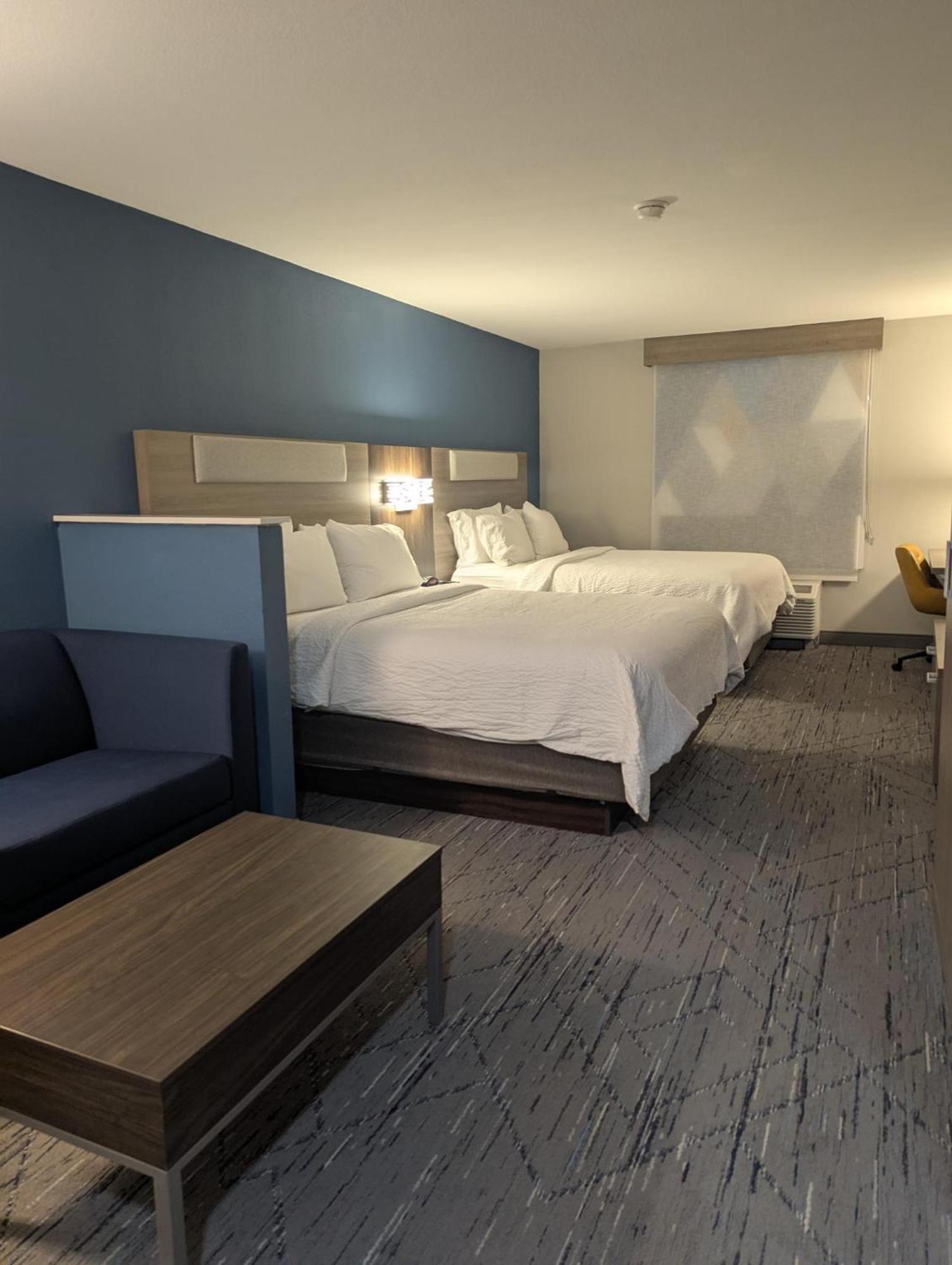 Hotel Express & By Ihg 2*