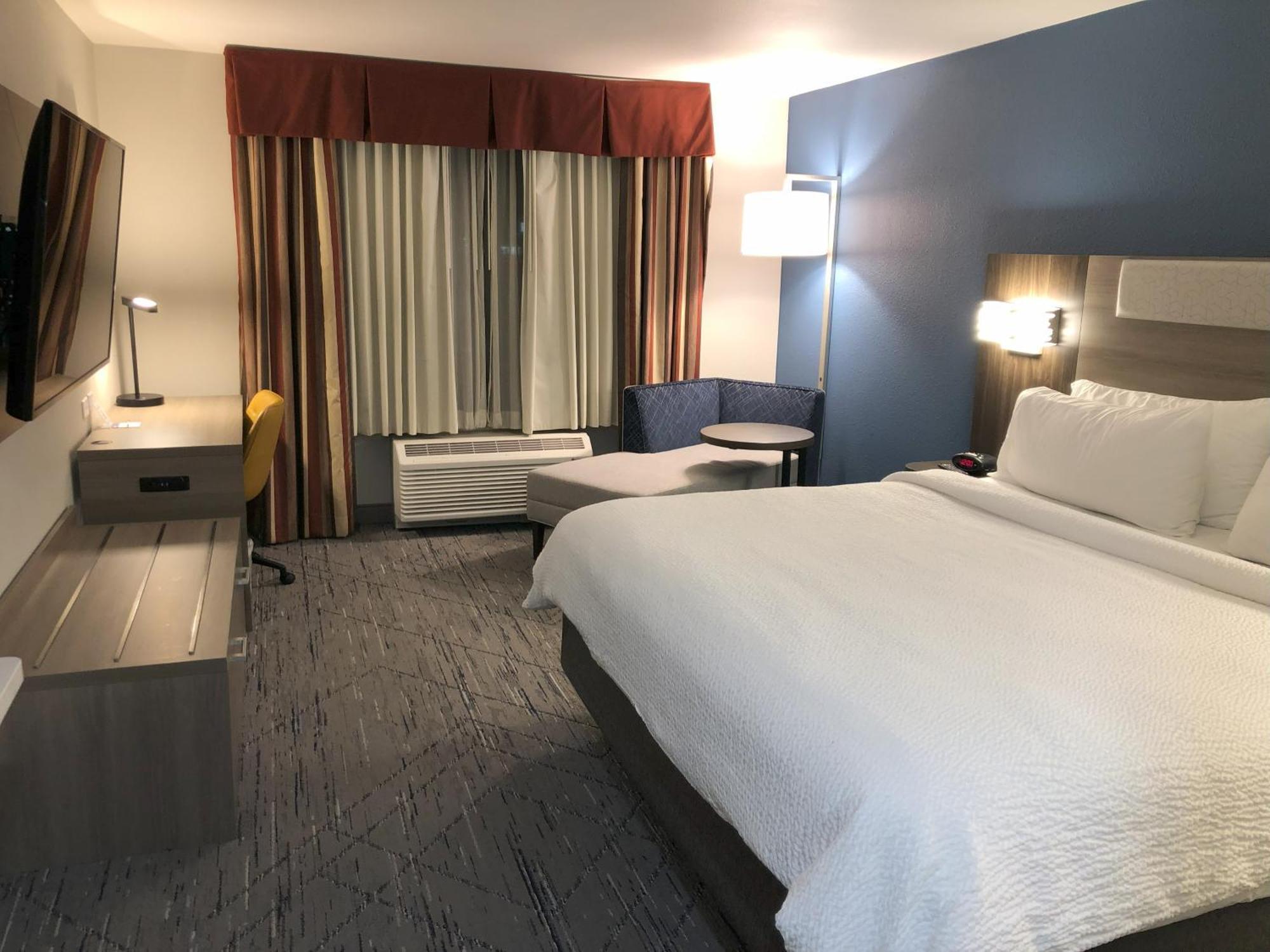 Express & By Ihg Hotel