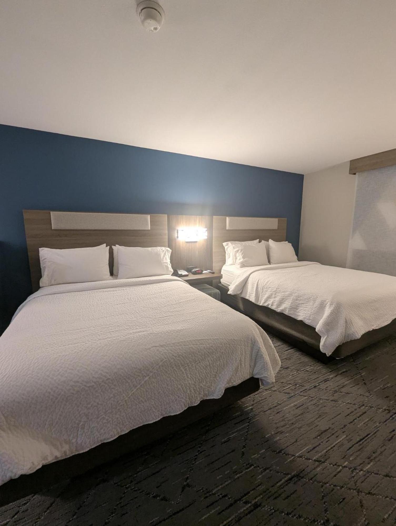 Express & By Ihg 2* Loveland