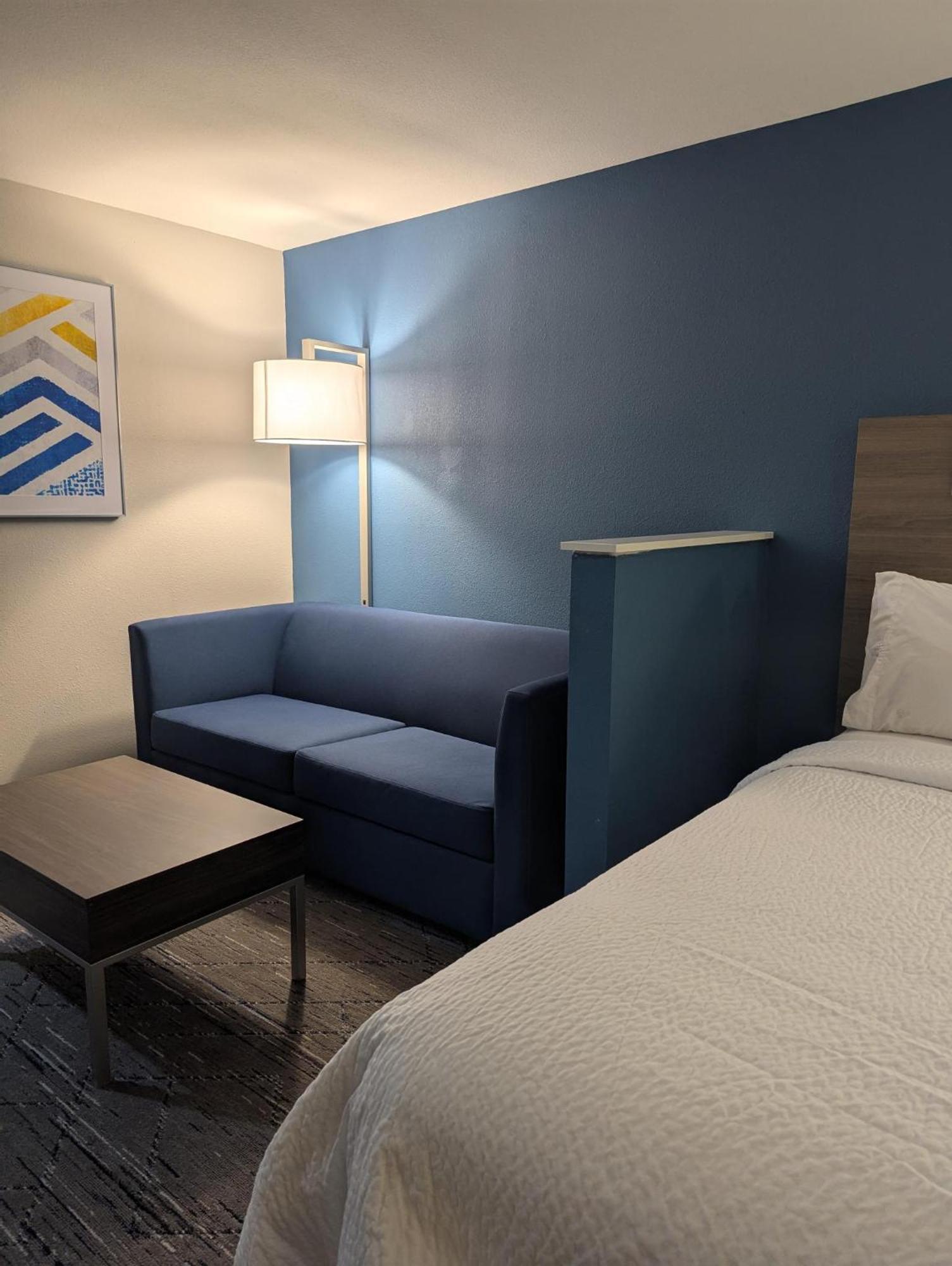Express & By Ihg
