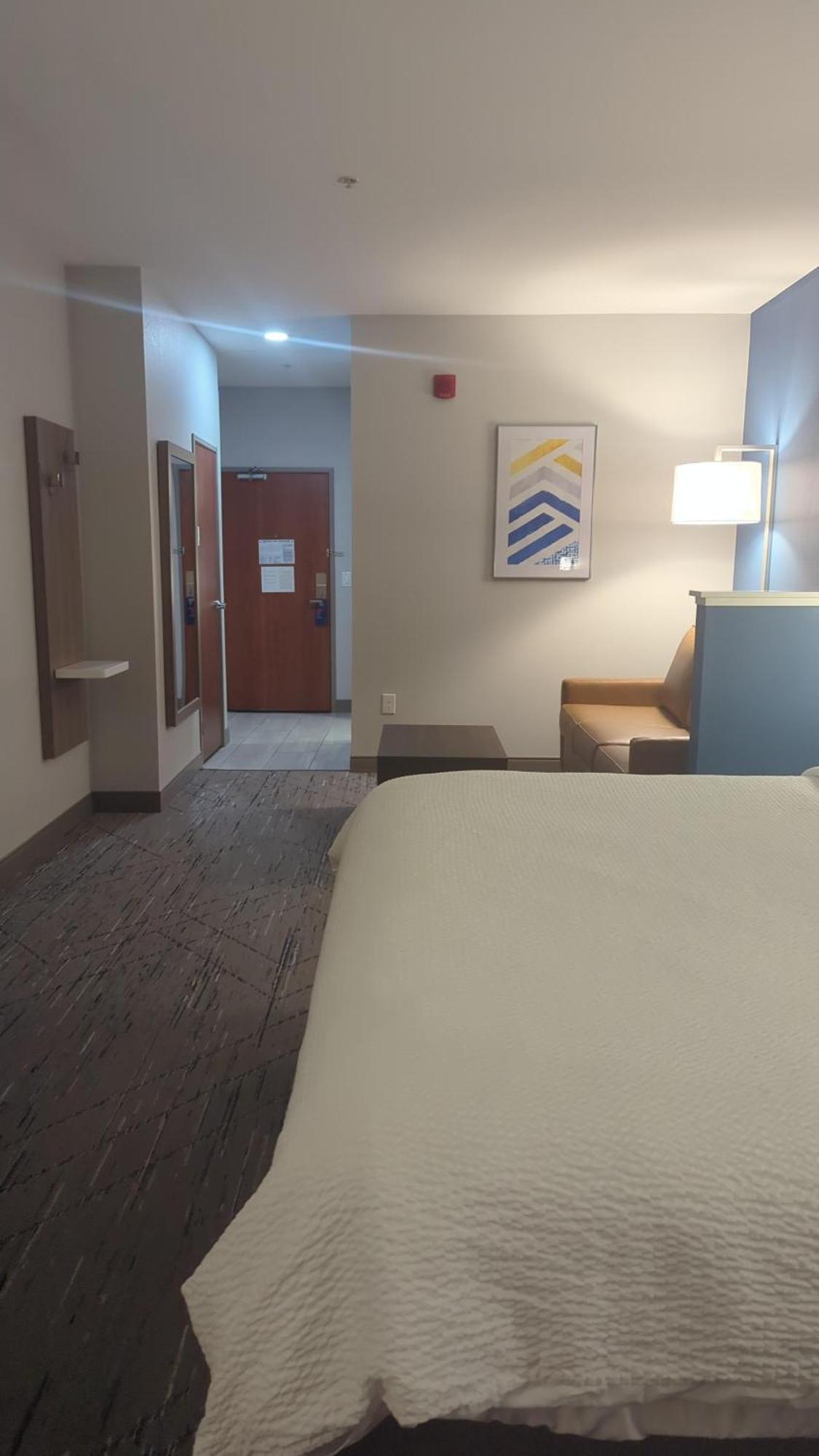 Hotel Express & By Ihg 2*