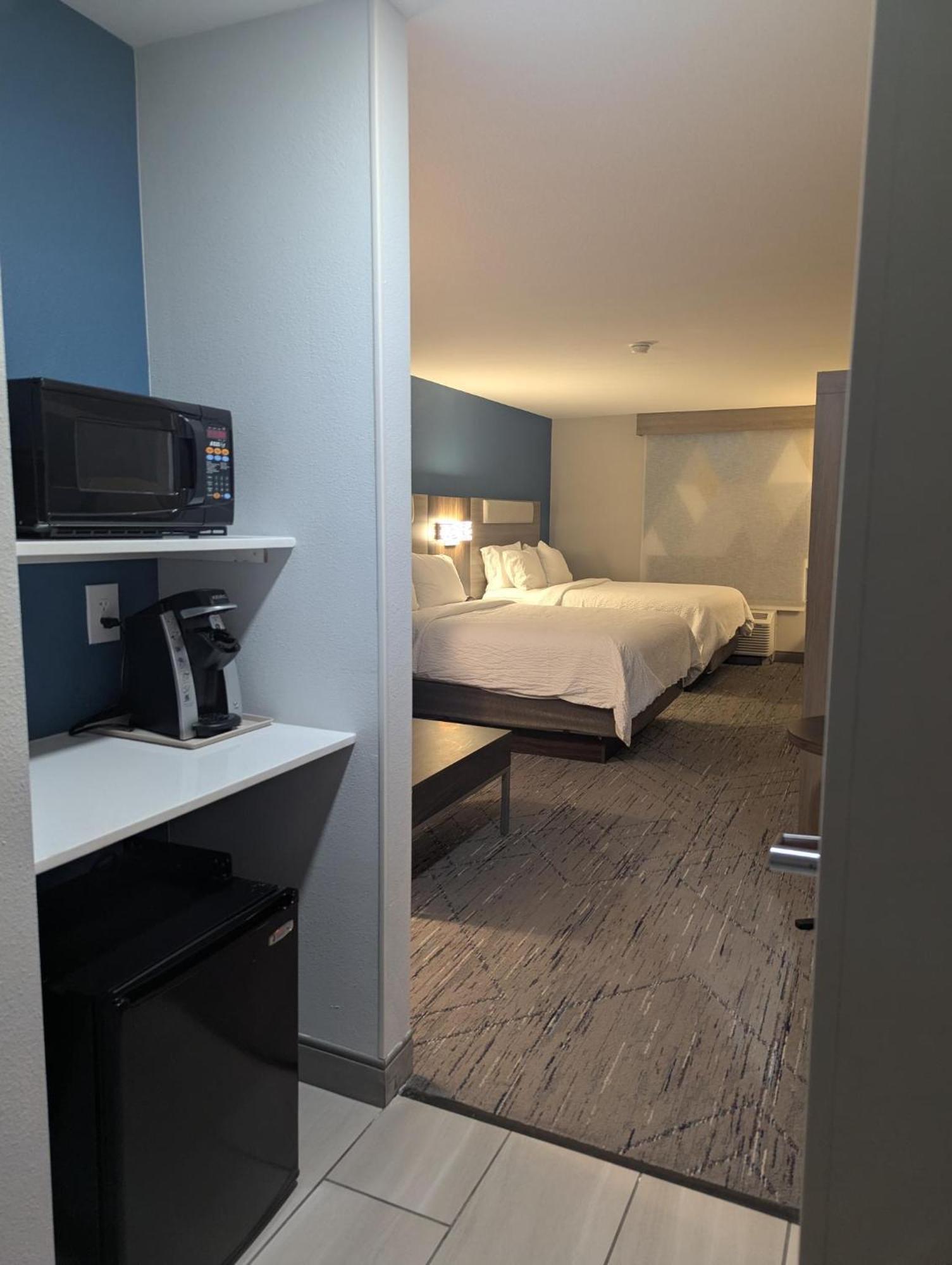 Express & By Ihg