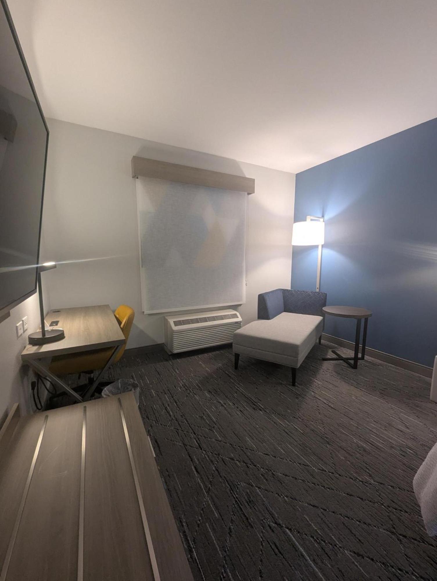Hotel Express & By Ihg 2*