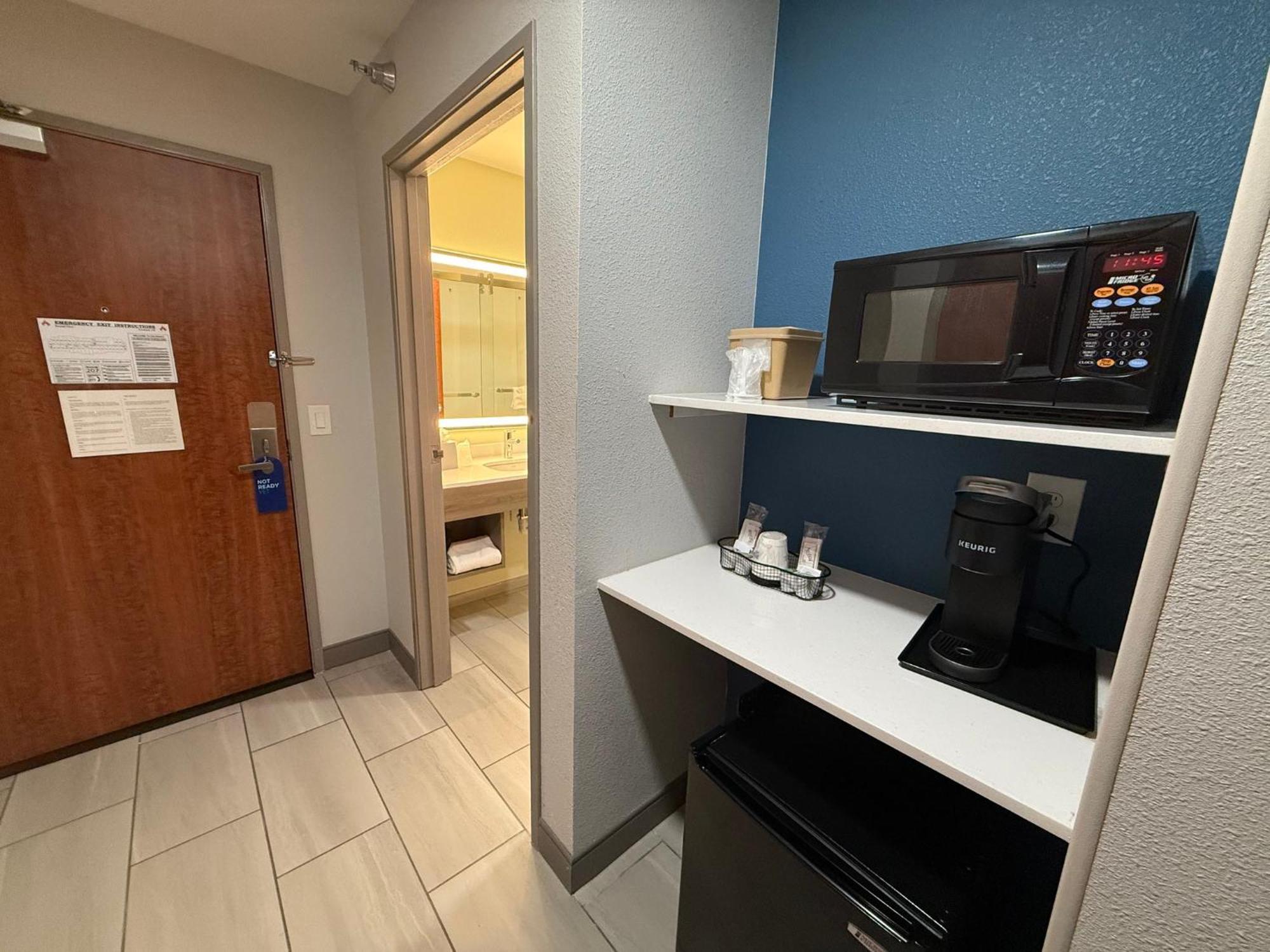 Hotel Express & By Ihg